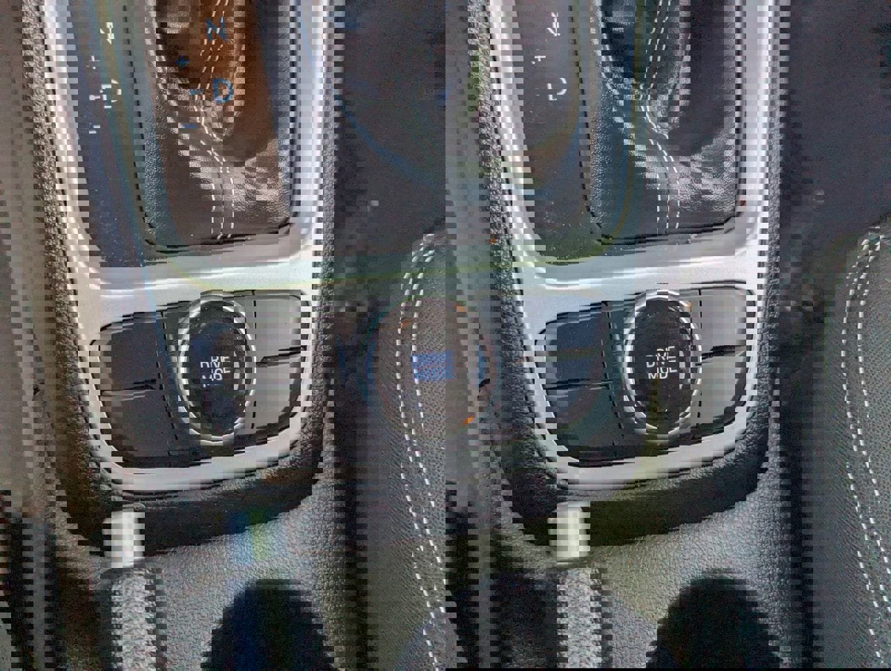 Used 2025 Hyundai Venue SEL image 29