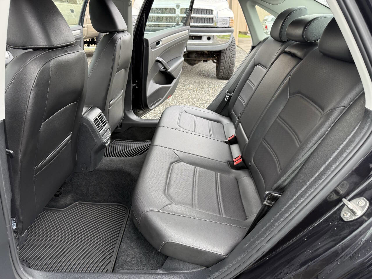 Used 2021 Volkswagen Passat 2.0T SE image 15