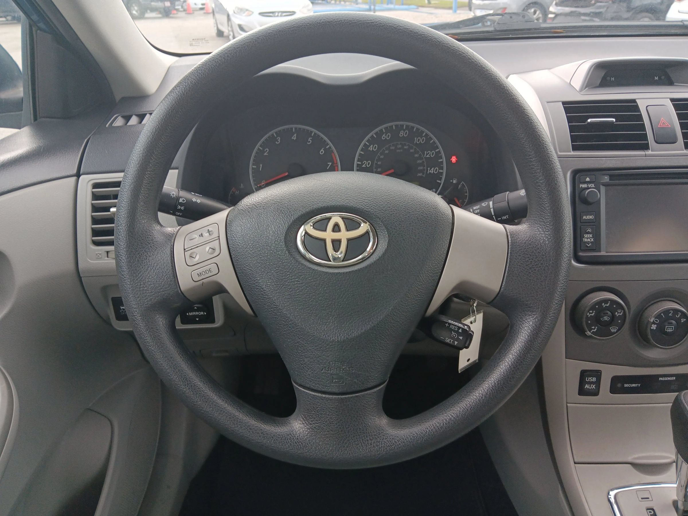 Used 2013 Toyota Corolla LE FWD image 19
