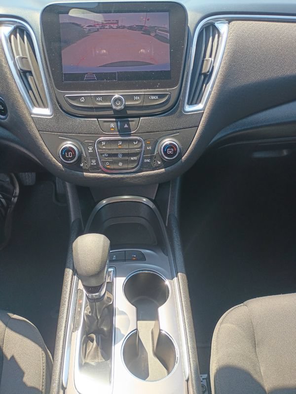 Used 2021 Chevrolet Malibu LT FWD image 23