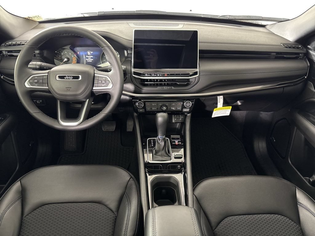 New 2026 Jeep Compass Latitude w/ Sun and Sound Group AWD/4WD image 33