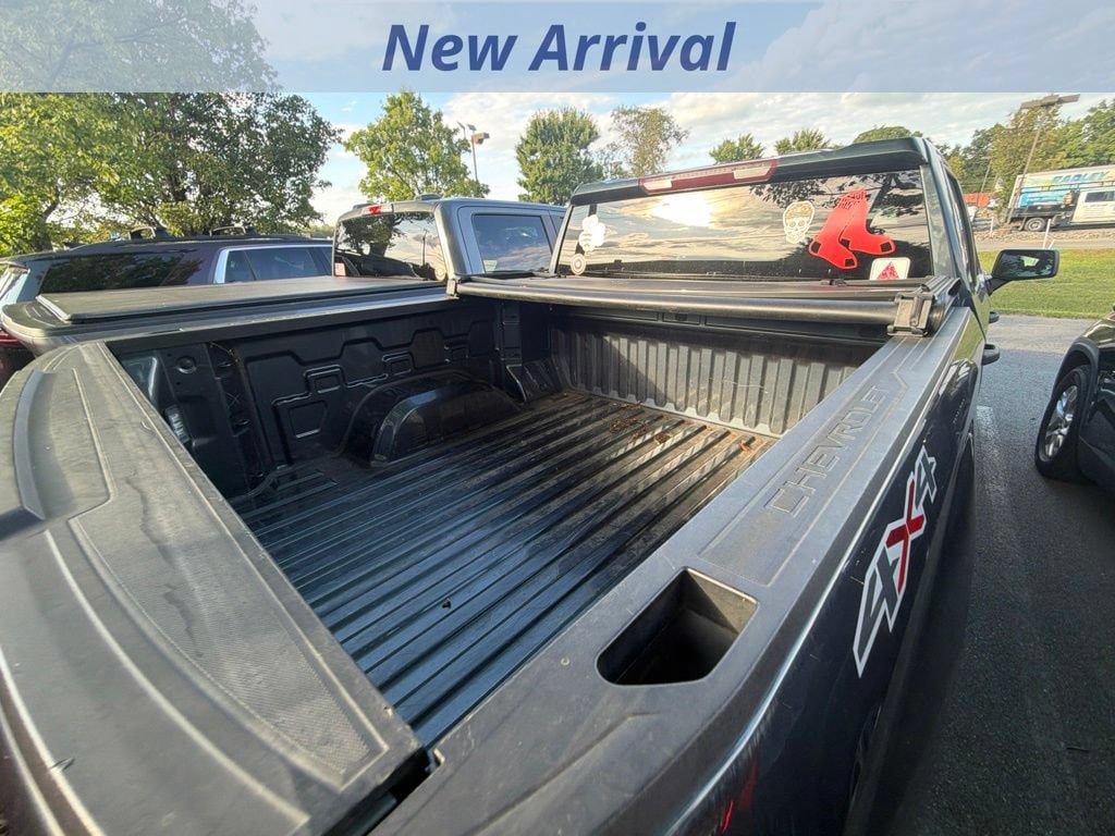 Used 2019 Chevrolet Silverado 1500 Custom w/ Custom Value Package AWD/4WD image 9
