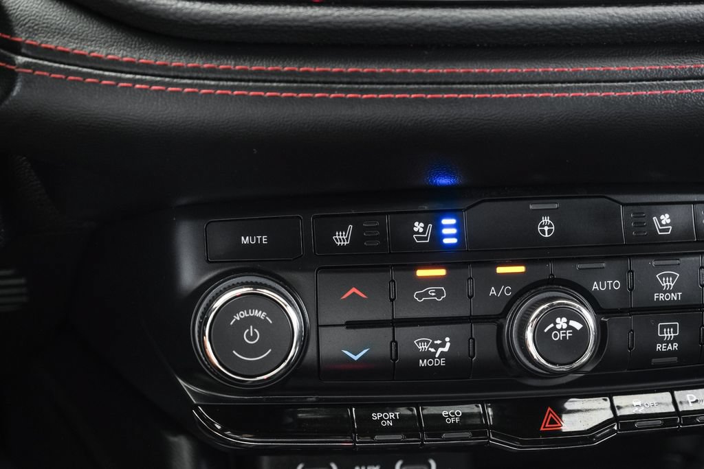 Used 2025 Dodge Durango R/T AWD/4WD image 21