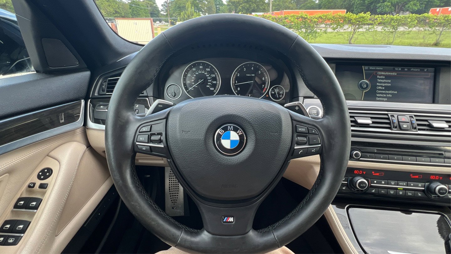 Used 2012 BMW 550i xDrive Sedan AWD/4WD image 28