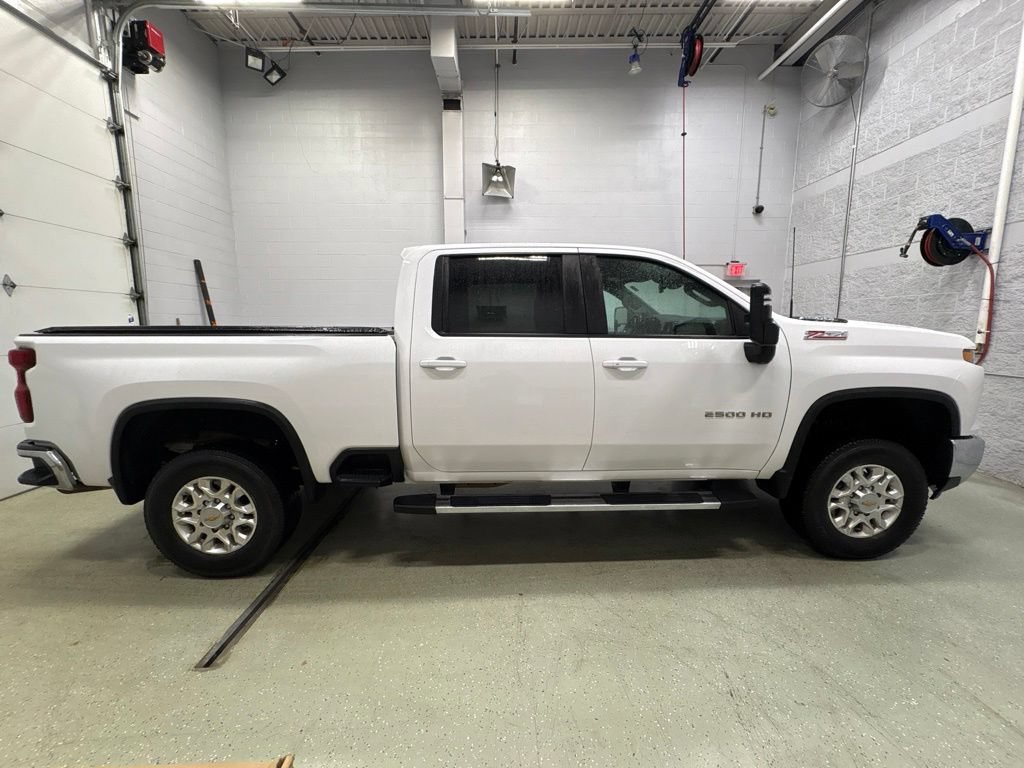 Used 2024 Chevrolet Silverado 2500 LT w/ Convenience Package AWD/4WD image 3