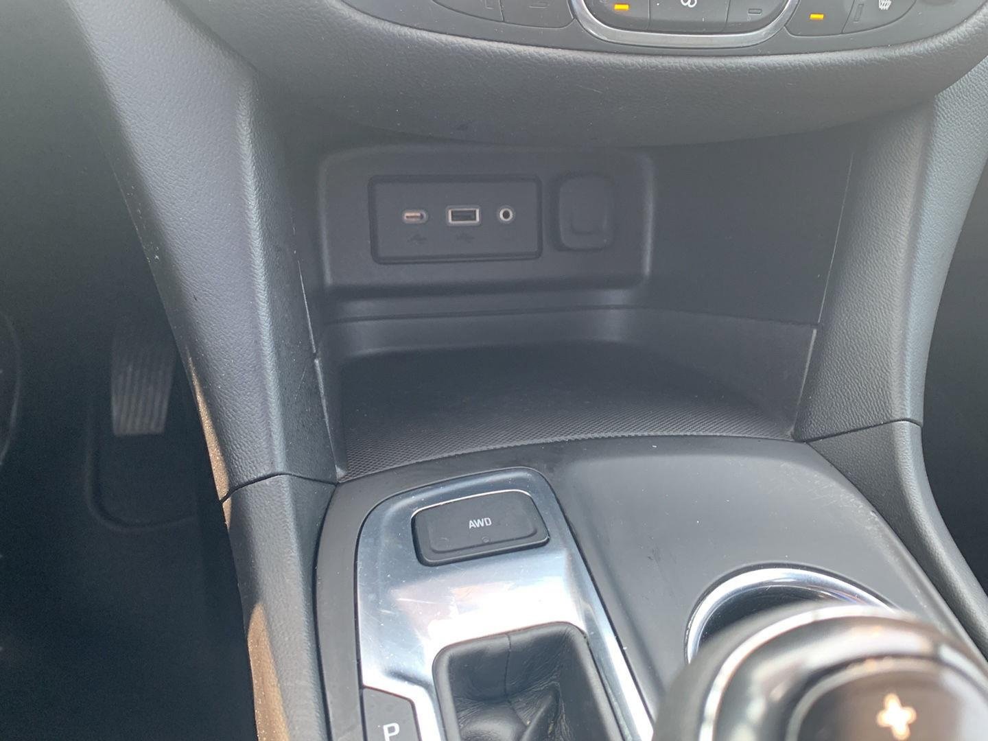 Used 2021 Chevrolet Equinox LT AWD/4WD image 11