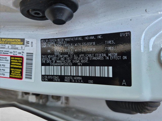 Used 2021 Toyota Highlander XLE FWD image 16