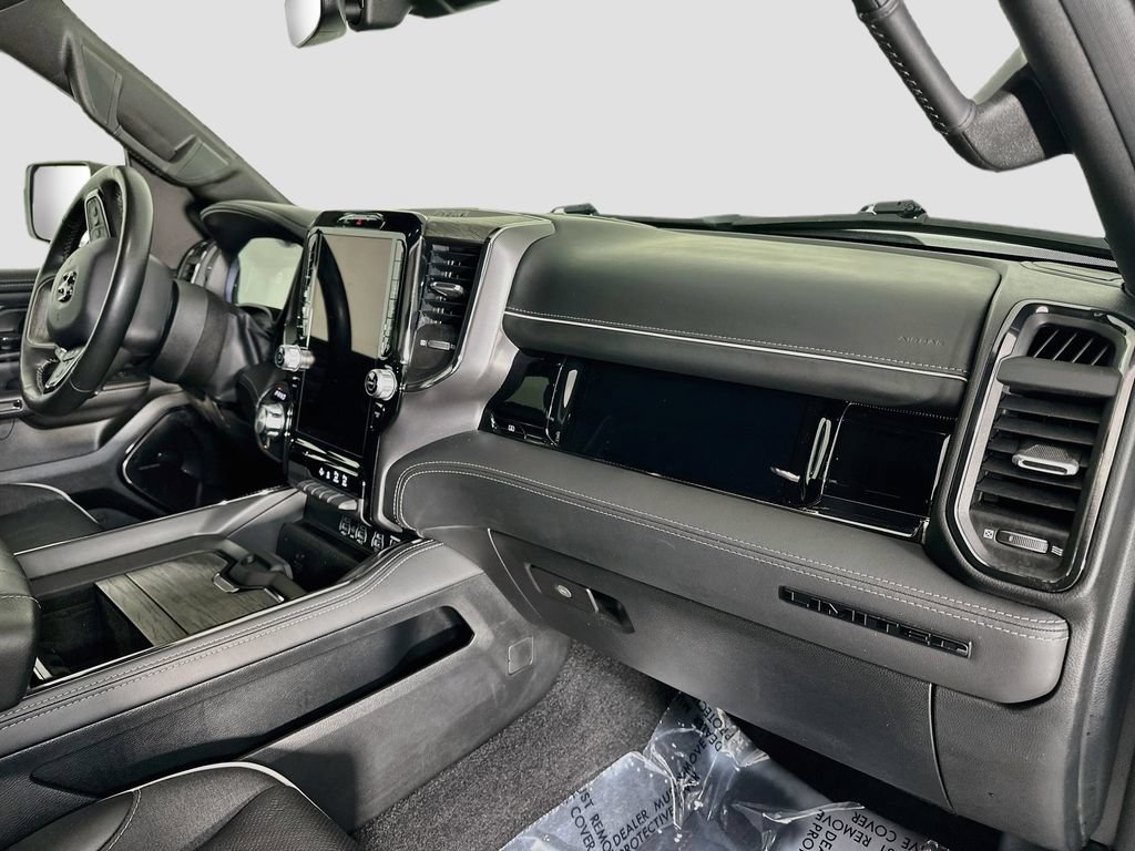 Used 2025 RAM 1500 Limited w/ Body Color Bumper Group AWD/4WD image 30
