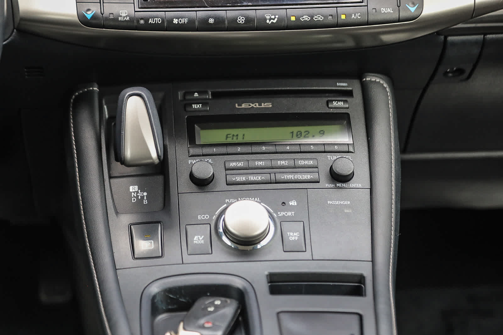 Used 2015 Lexus CT 200h FWD image 14