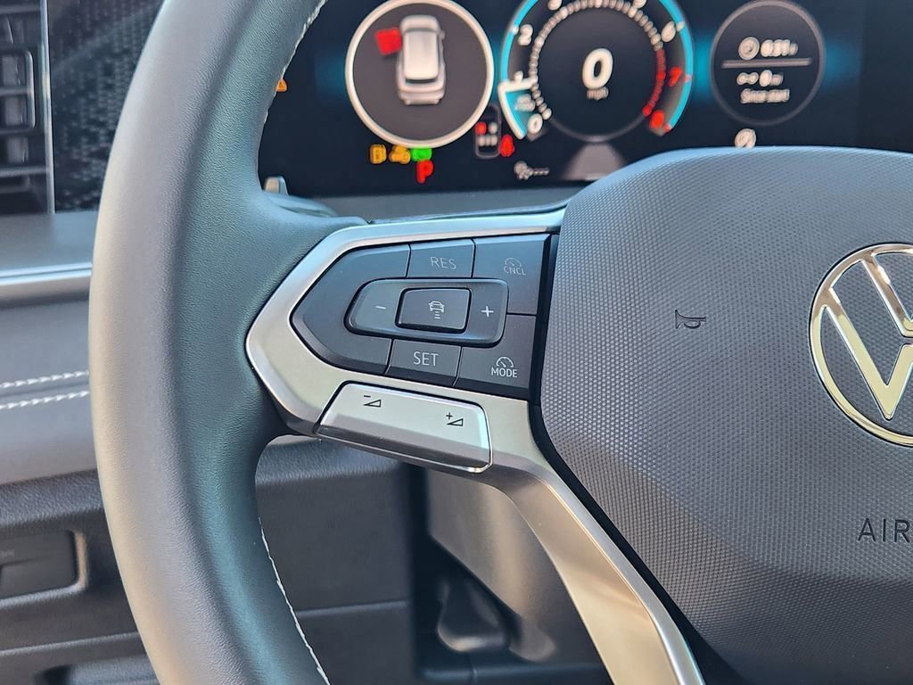 New 2026 Volkswagen Tiguan SE image 9