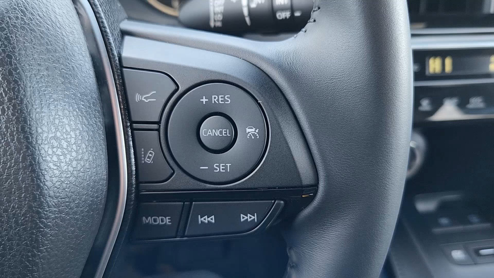 Used 2024 Toyota Venza Nightshade image 13