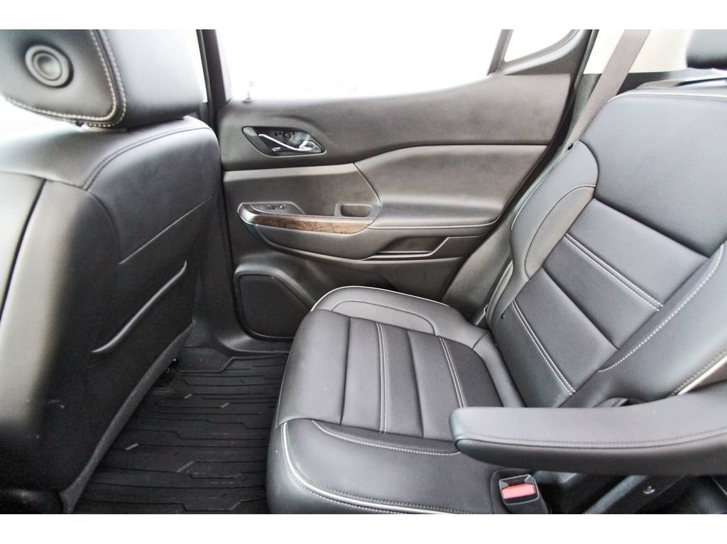 Used 2020 GMC Acadia Denali w/ Technology Package FWD image 13