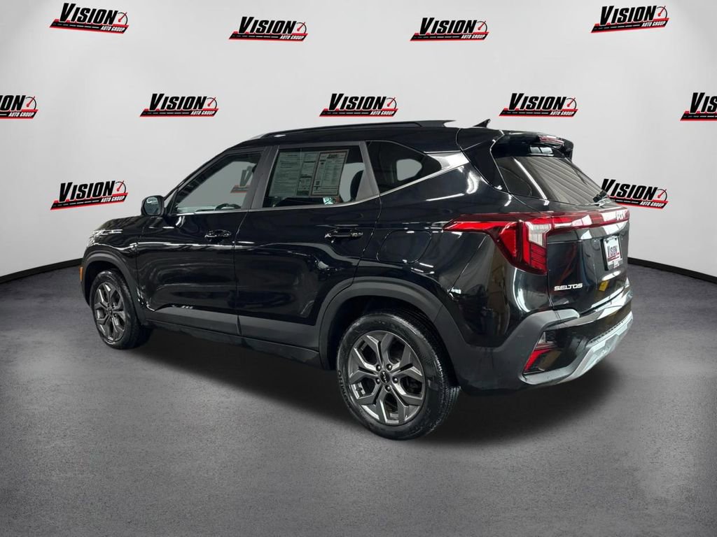 Certified 2024 Kia Seltos S image 7