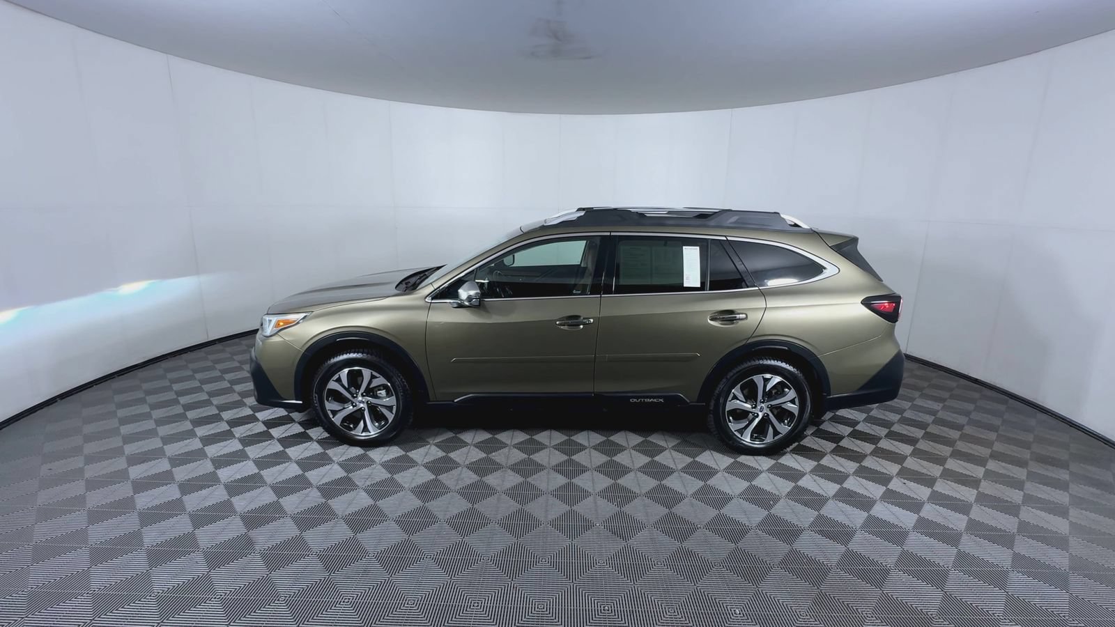 Used 2020 Subaru Outback Touring XT AWD/4WD image 5