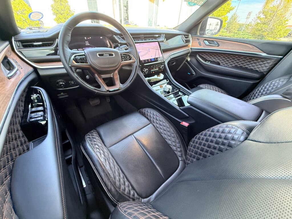 Used 2022 Jeep Grand Cherokee Summit w/ Adv Protech Group IV image 21