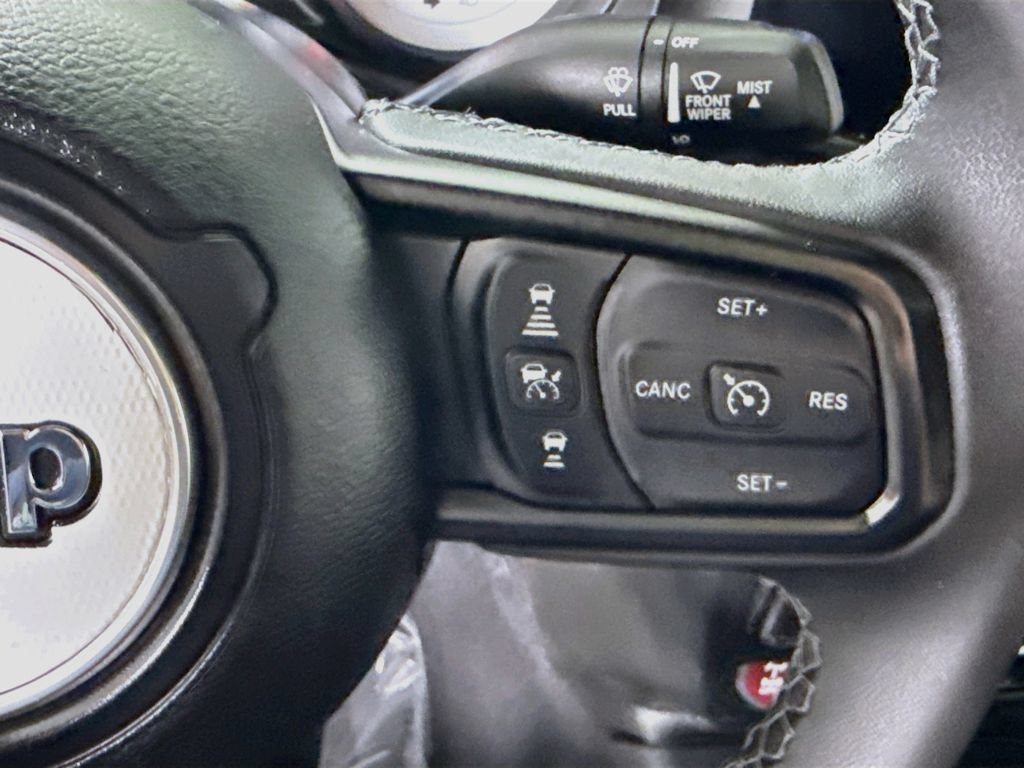 Used 2025 Jeep Gladiator Mojave w/ Technology Group AWD/4WD image 23