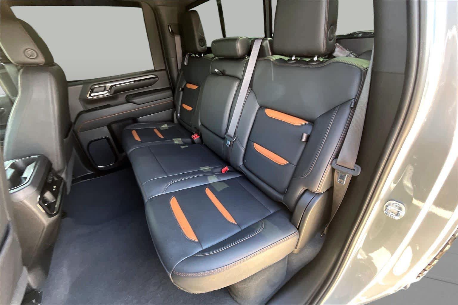 Used 2024 GMC Sierra 2500 AT4 w/ AT4 Premium Plus Package AWD/4WD image 21