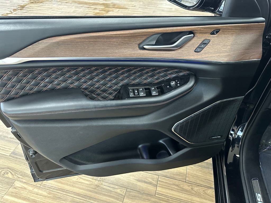 Certified 2022 Jeep Grand Cherokee L Summit w/ Luxury Tech Group V AWD/4WD image 11