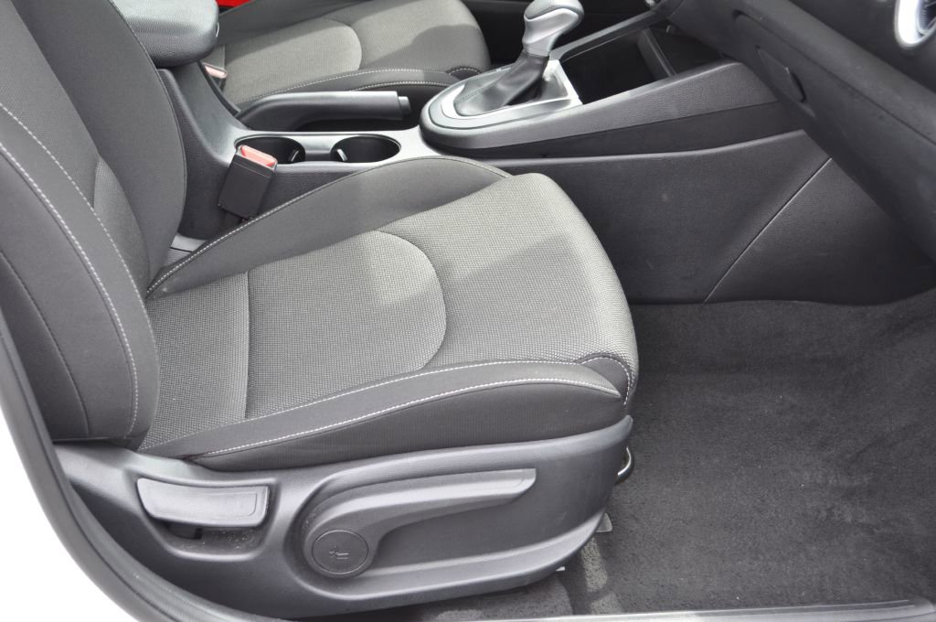 Used 2024 Kia Forte LXS image 18