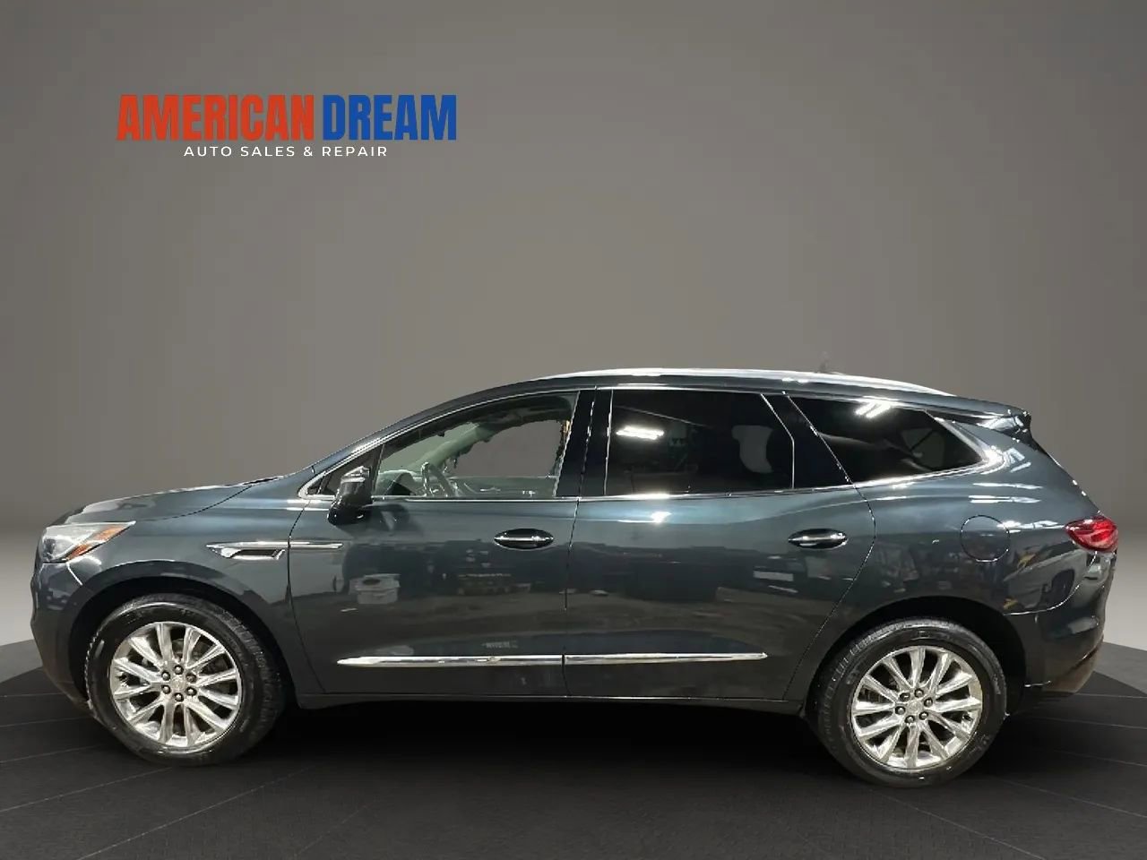 Used 2018 Buick Enclave Premium w/ Experience Buick Package AWD/4WD image 2