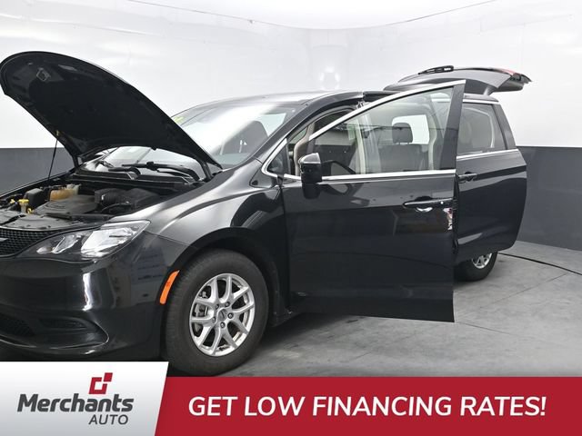 Used 2023 Chrysler Voyager LX FWD image 44