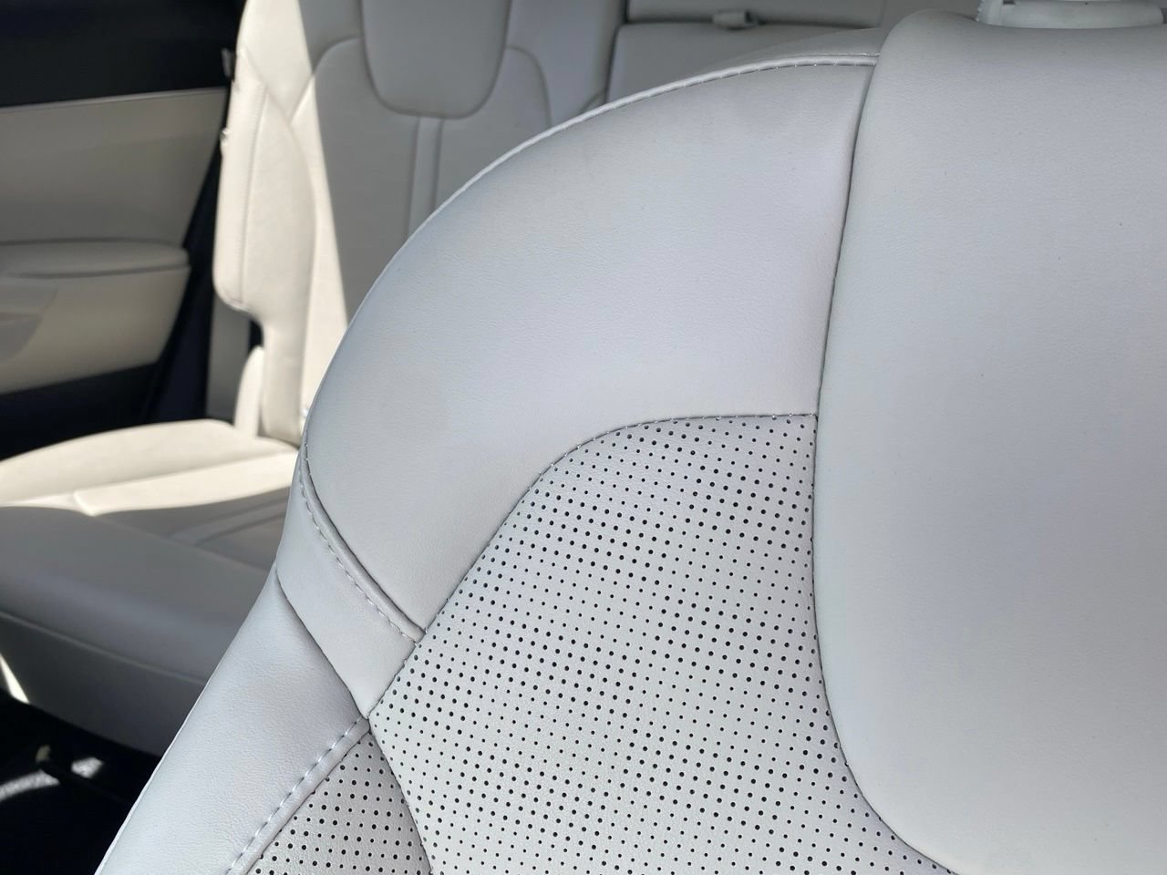 Certified 2025 Kia Sorento S w/ Panoramic Sunroof Package FWD image 13