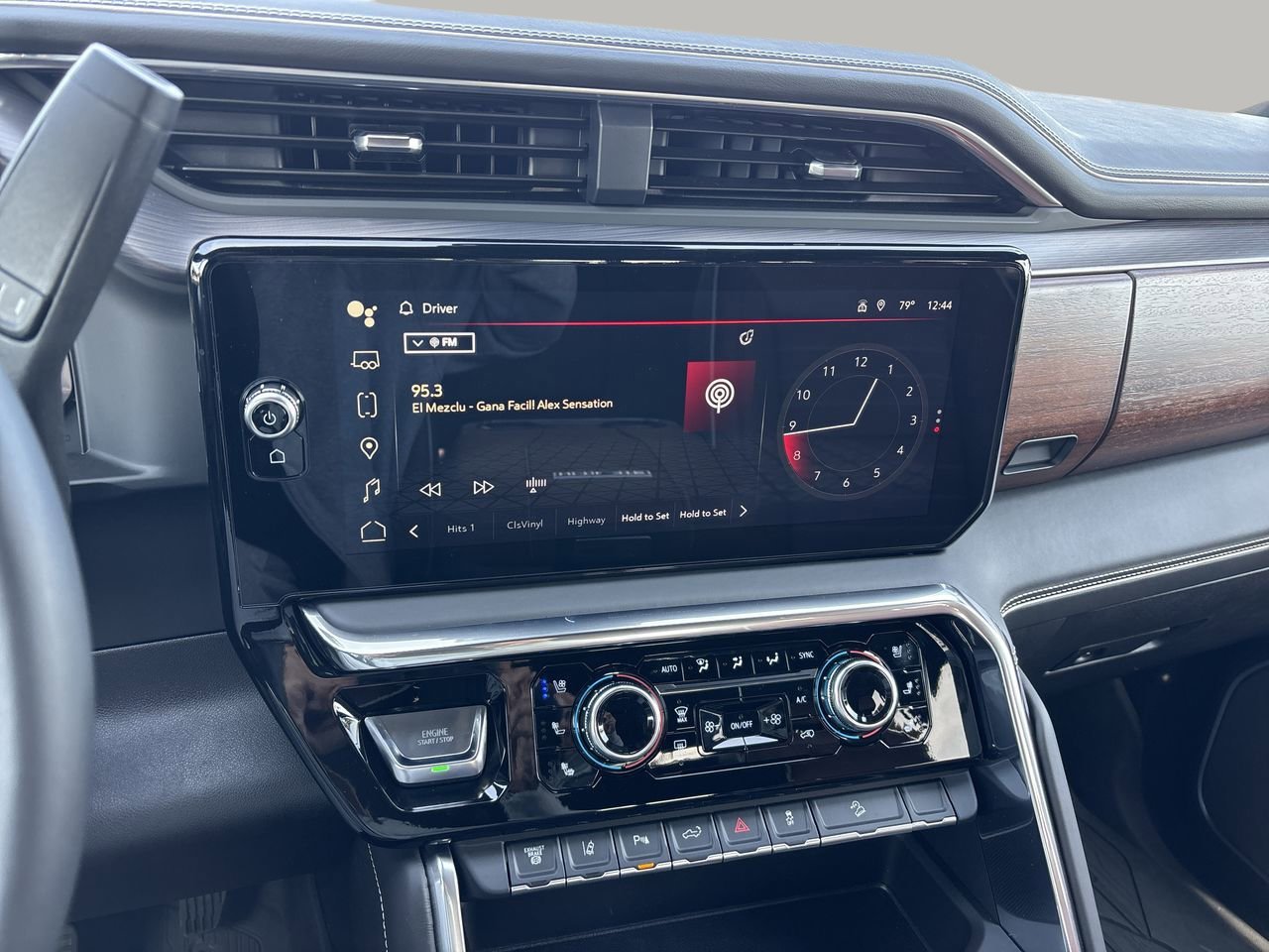 Used 2025 GMC Sierra 2500 Denali Ultimate image 22