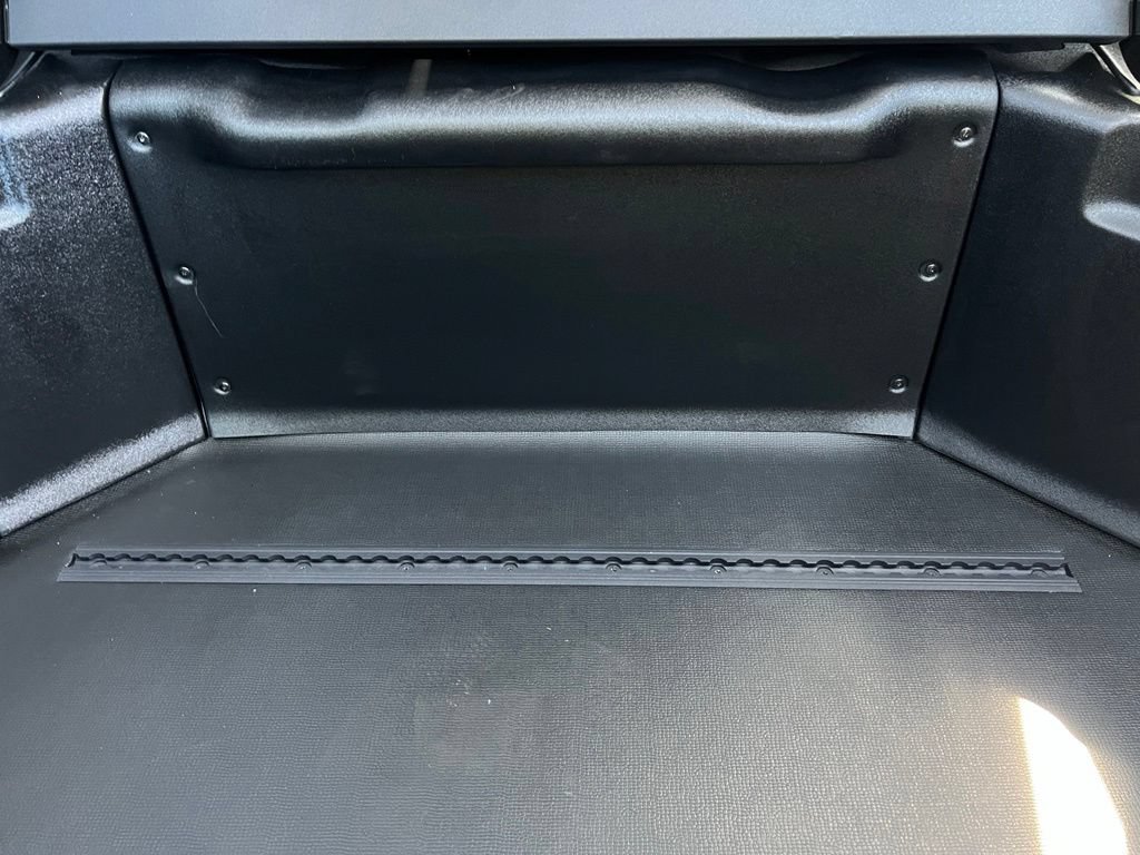 Used 2026 Toyota Sienna XLE FWD image 31