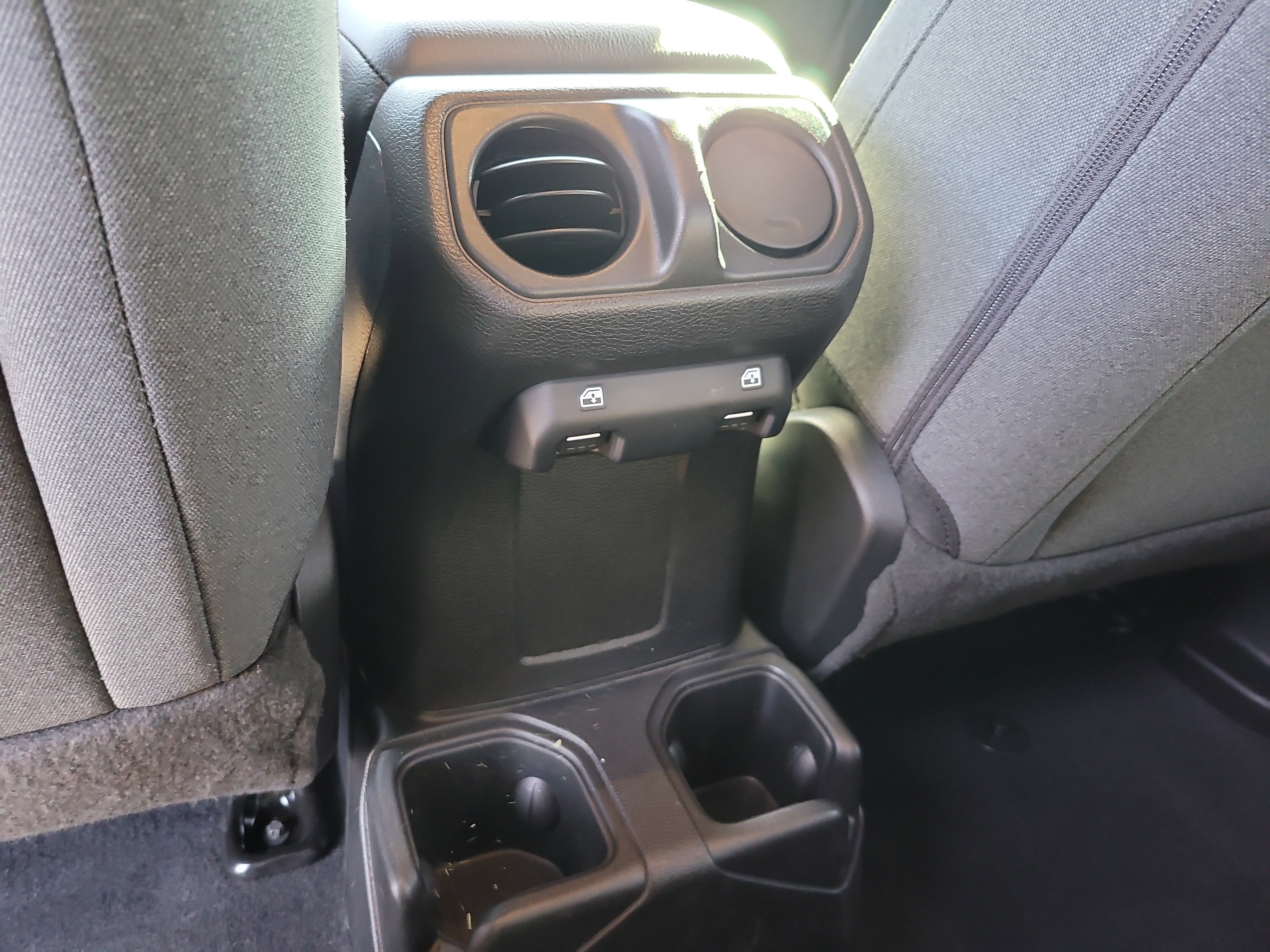 Used 2025 Jeep Wrangler Sport S image 13