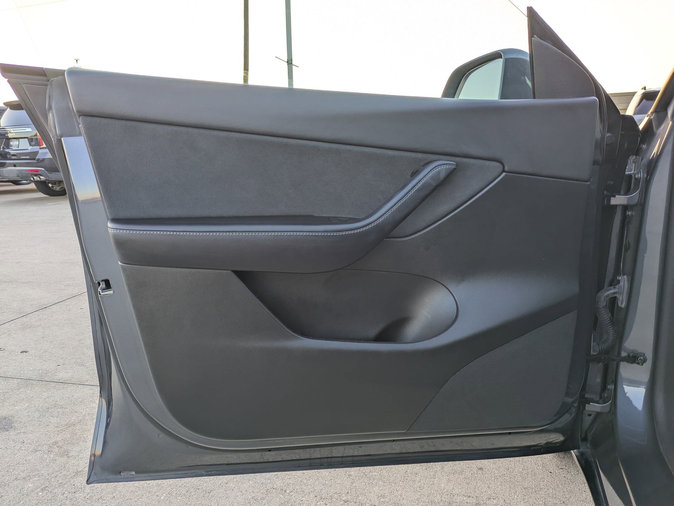 Used 2022 Tesla Model Y Long Range image 14