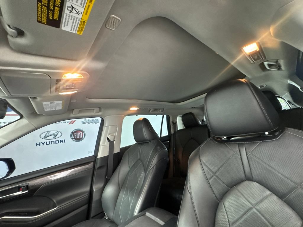 Used 2023 Toyota Highlander Platinum AWD/4WD image 19