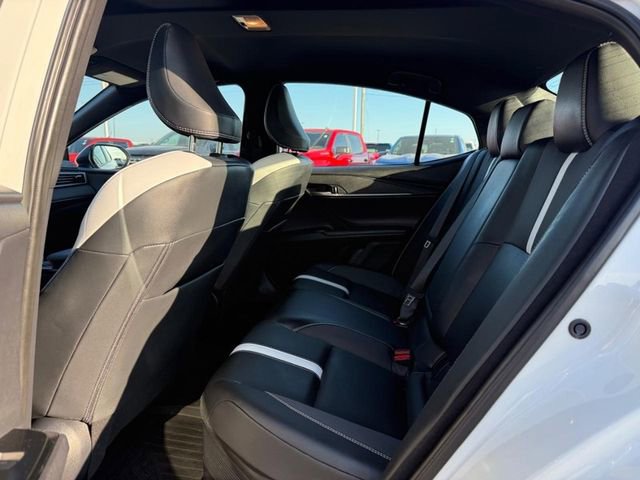 Used 2025 Toyota Camry SE image 10