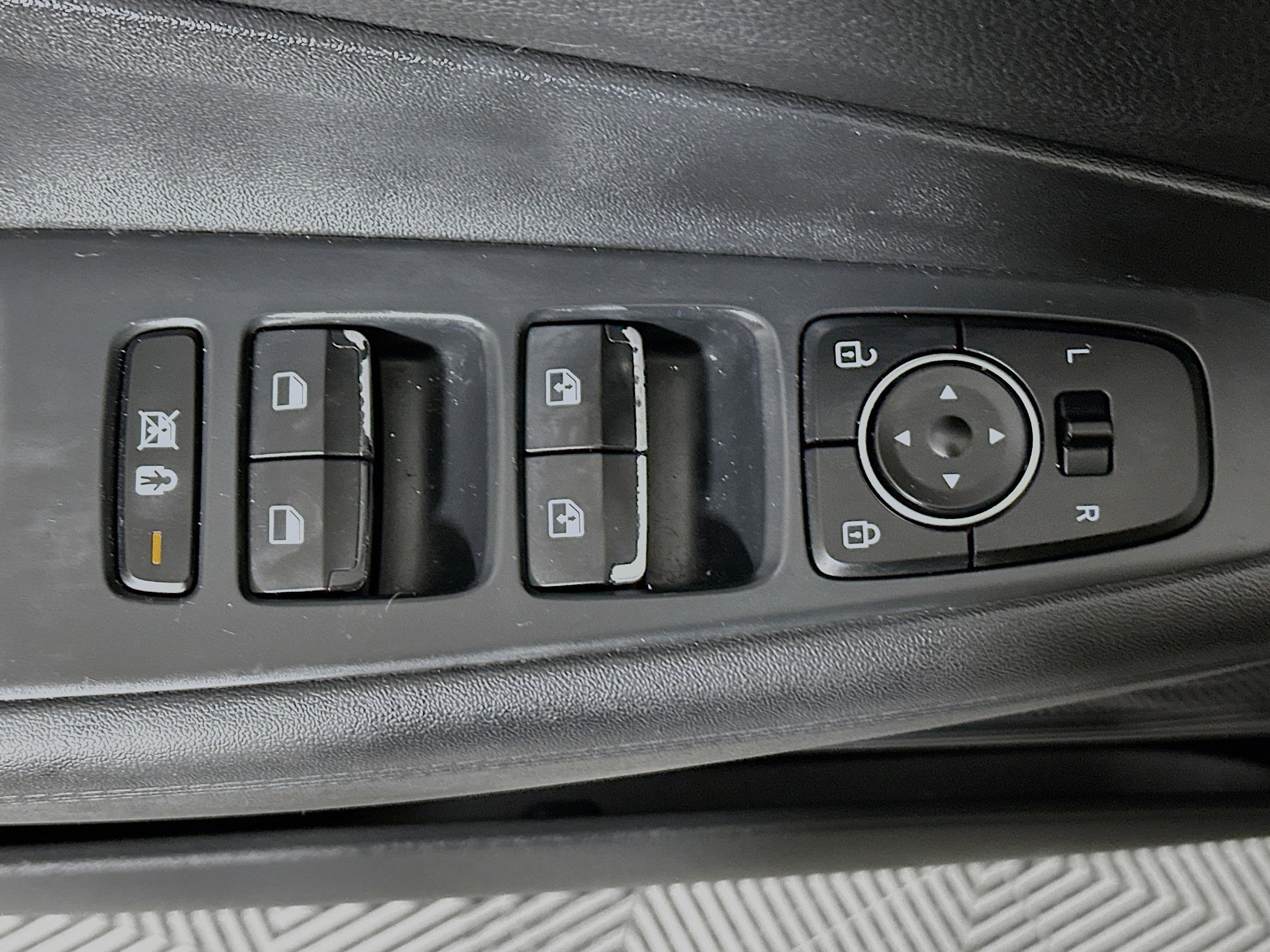 Used 2020 Hyundai Santa Fe SEL image 14