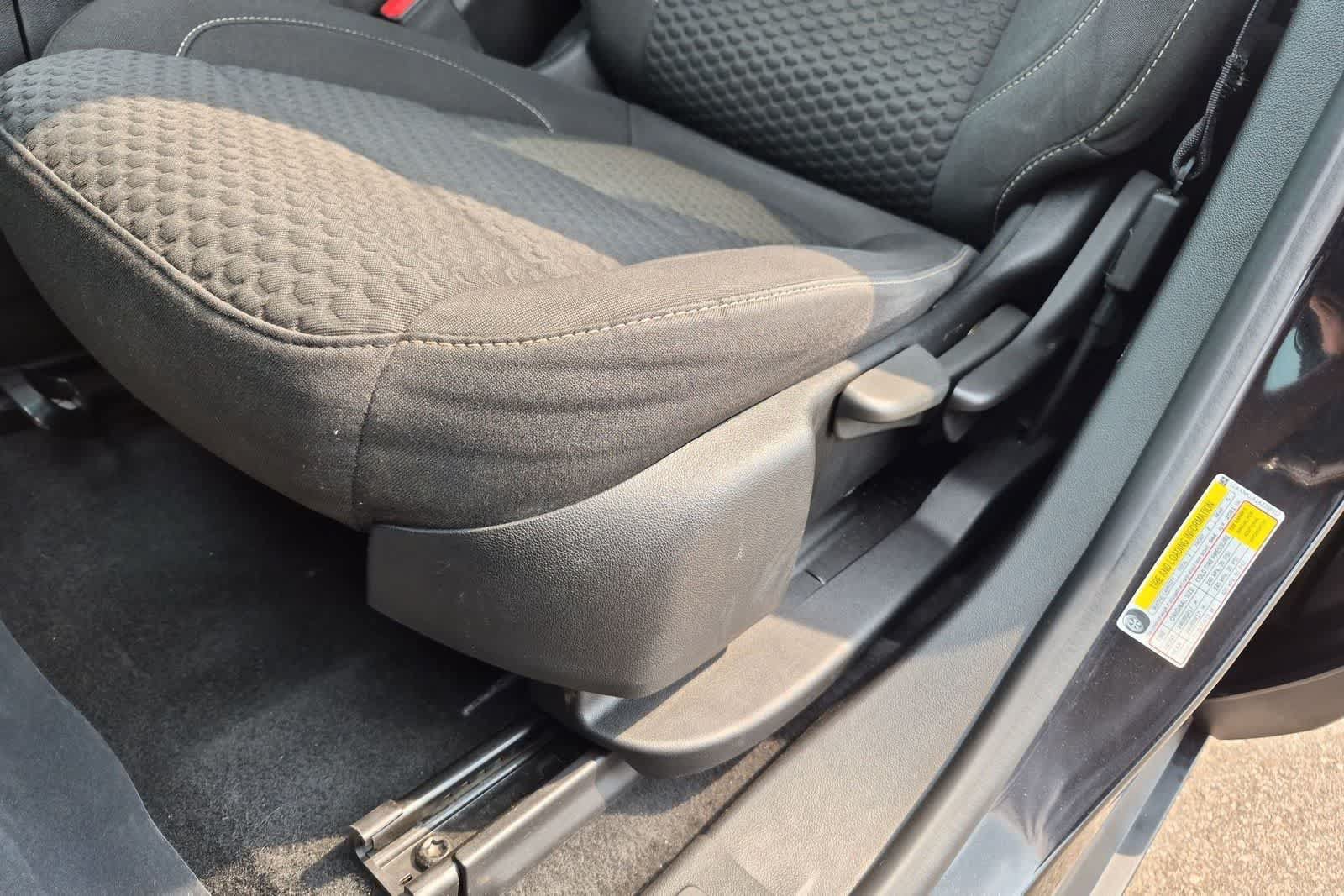 Used 2019 GMC Acadia SLE FWD image 17