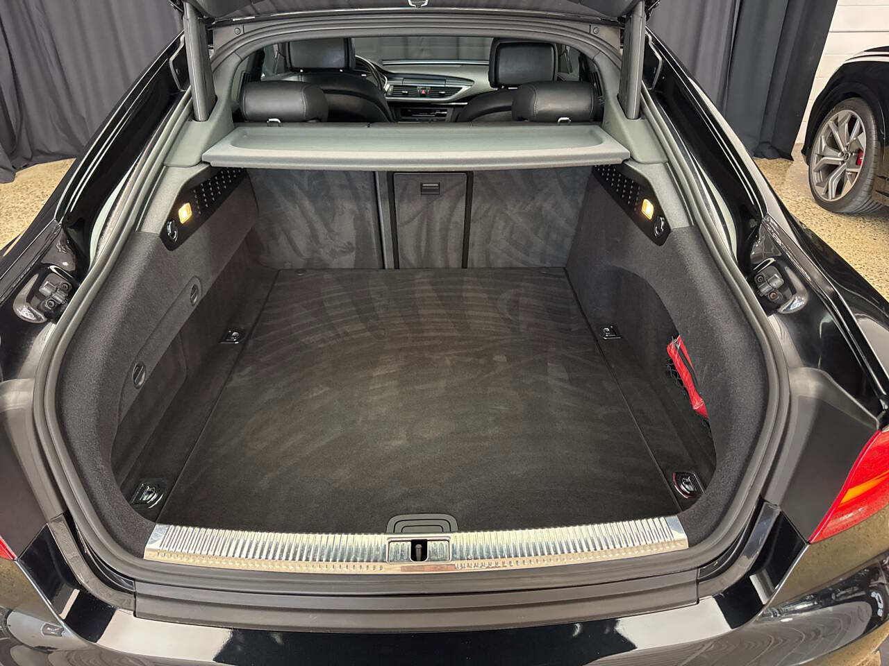 Used 2013 Audi S7 Prestige w/ Innovation Pkg image 32