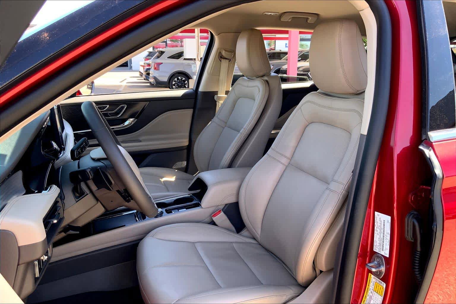 Certified 2022 Lincoln Corsair AWD w/ Equipment Group 101A image 8