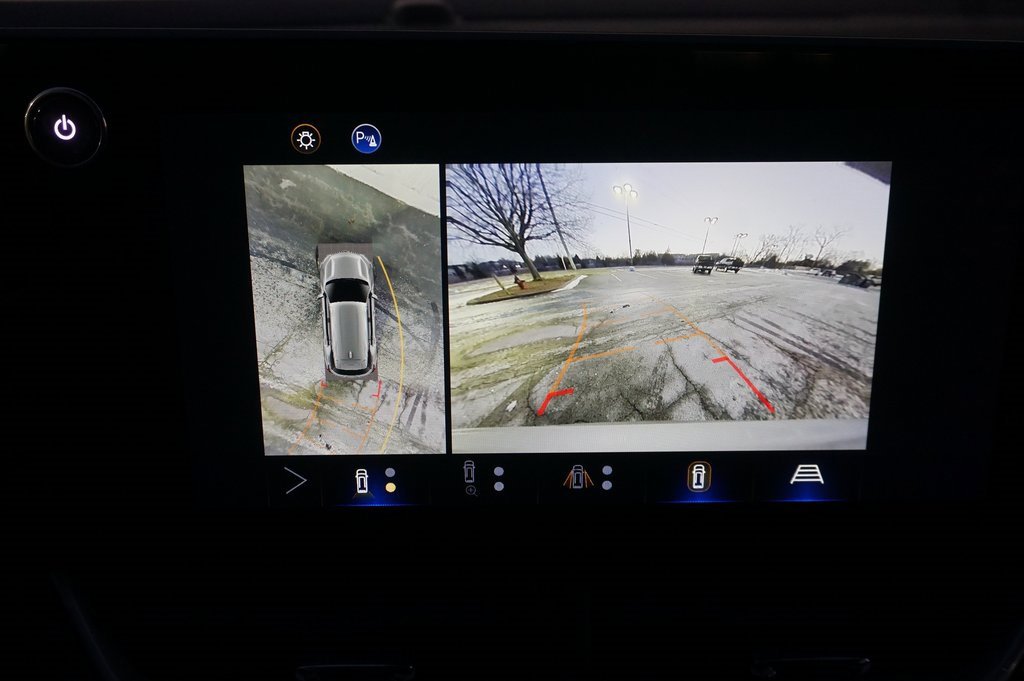 Certified 2025 Chevrolet Equinox LT w/ Safety and Technology Package image 18