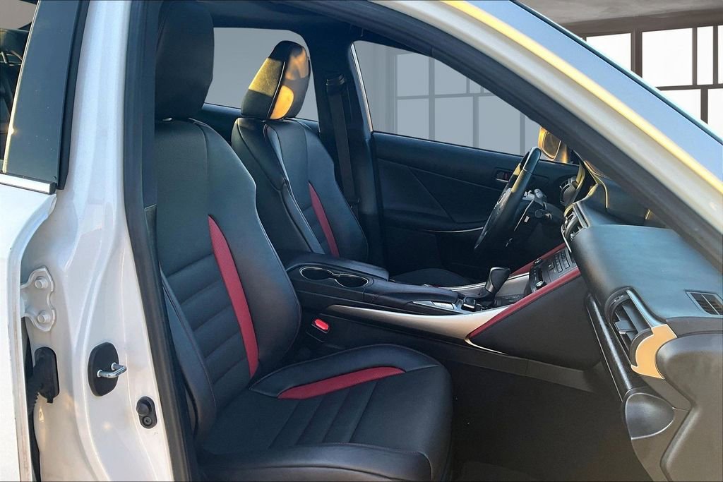 Used 2019 Lexus IS 300 image 28