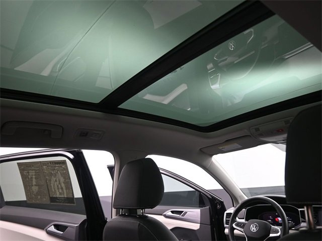 New 2025 Volkswagen Taos SEL w/ Black Wheel Plus Package image 27