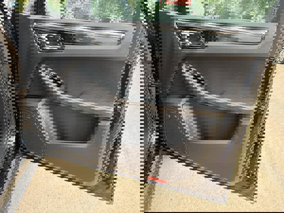 Used 2016 Porsche Macan S image 21