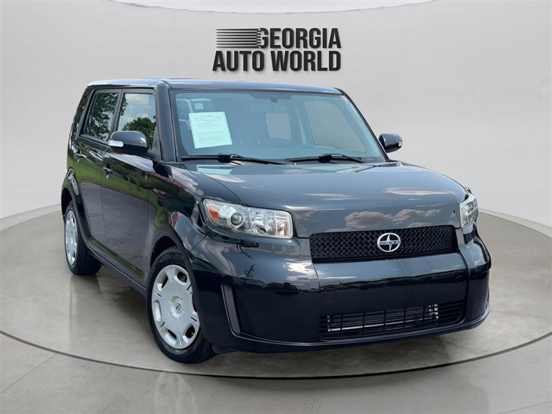 Used 2010 Scion xB FWD image 2
