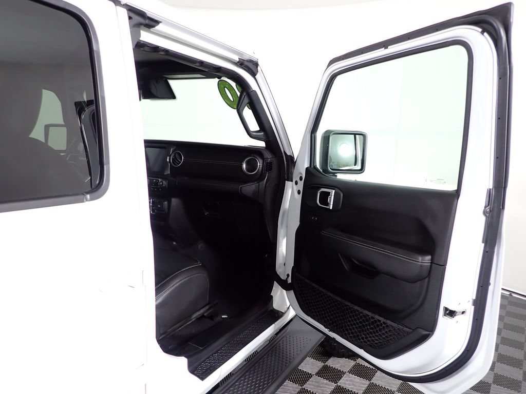 Used 2020 Jeep Gladiator Overland w/ Dual Top Group AWD/4WD image 35