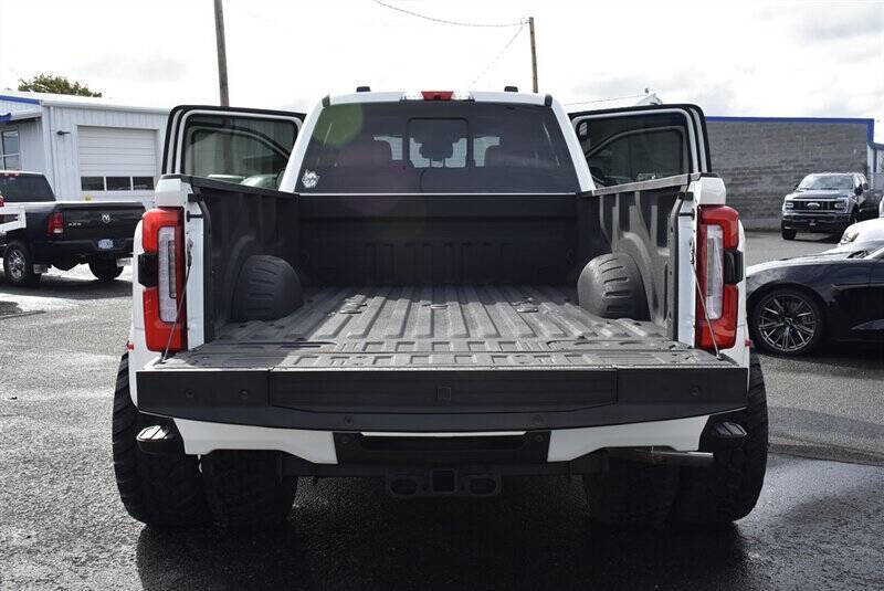 Used 2024 Ford F350 Platinum image 36