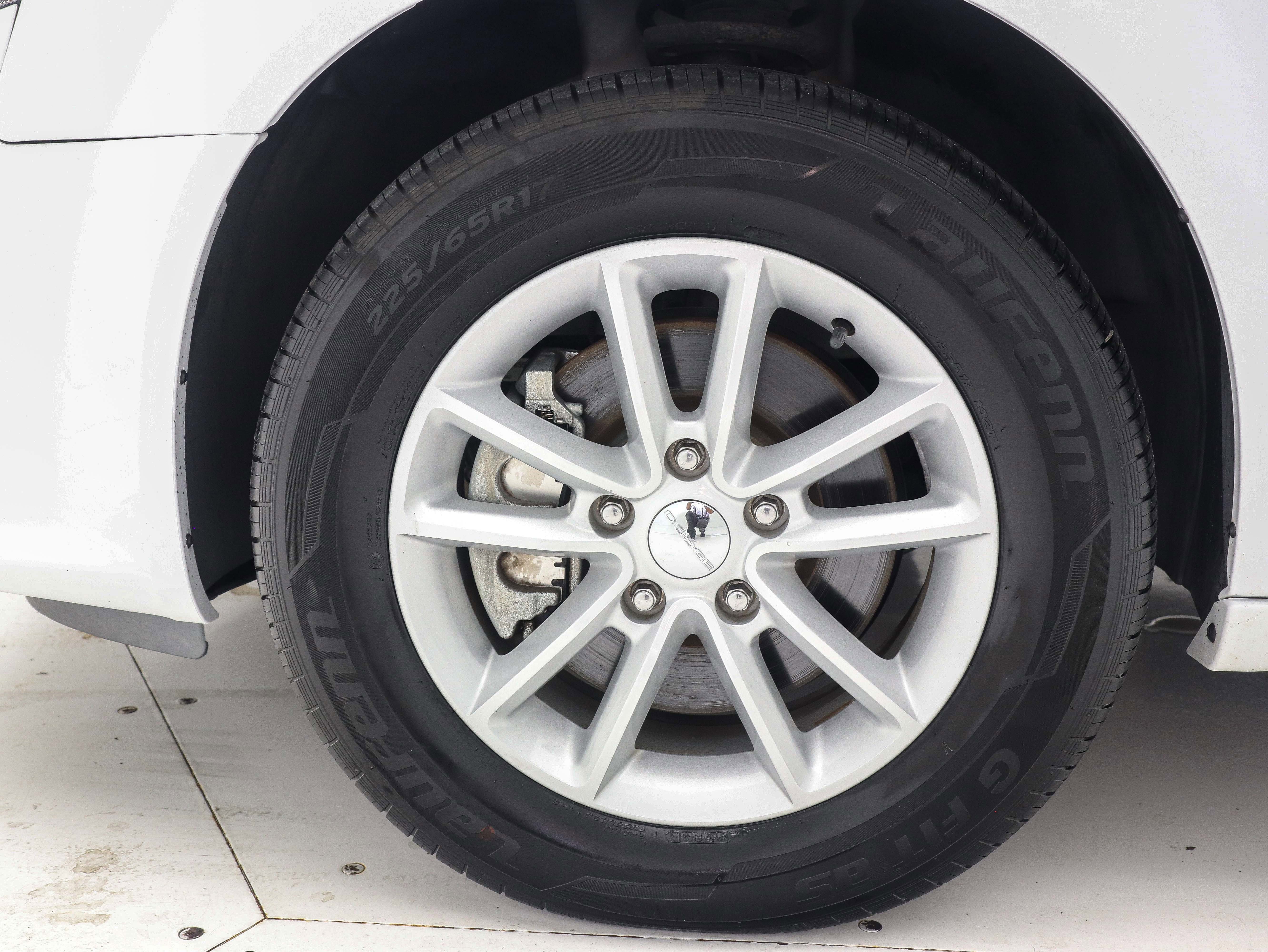 Used 2016 Dodge Grand Caravan SXT w/ UConnect Hands-Free Group image 29