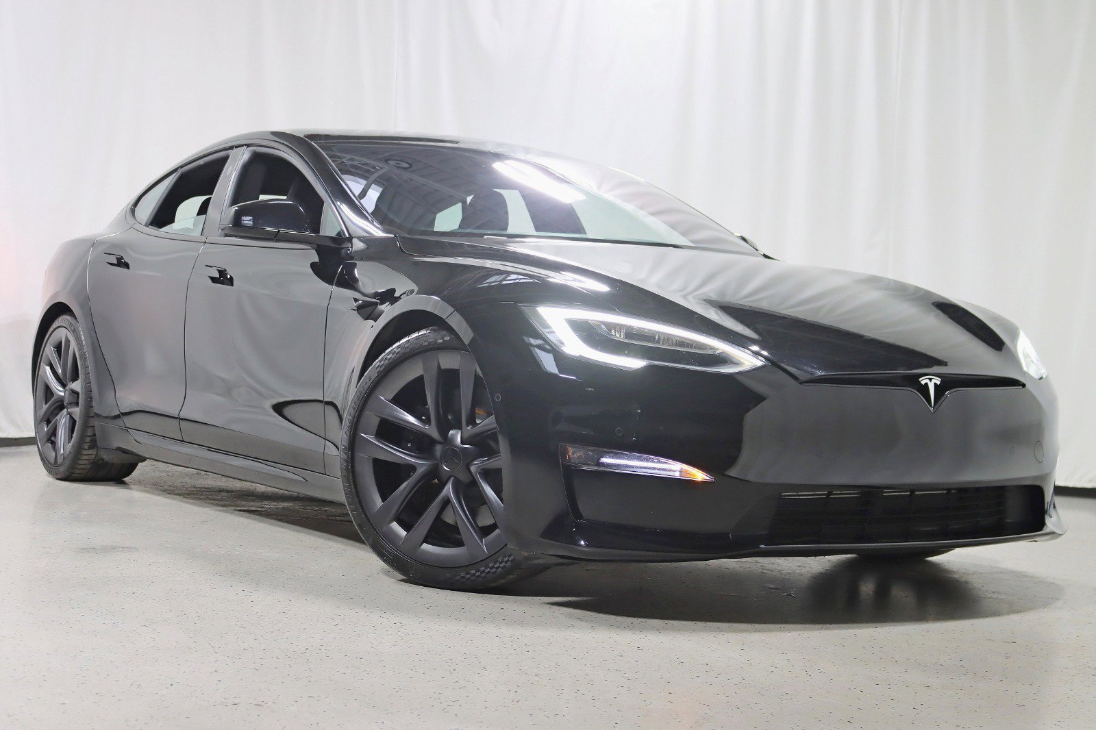 Used 2022 Tesla Model S Plaid image 7