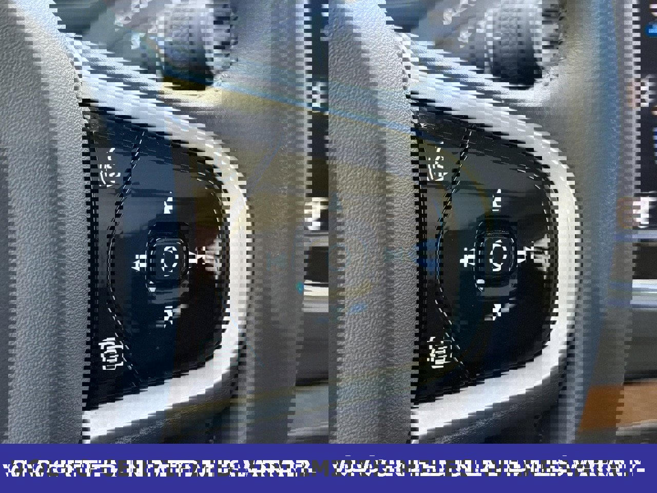 Certified 2022 Volvo XC90 T8 Inscription Expression w/ Advanced Package image 17