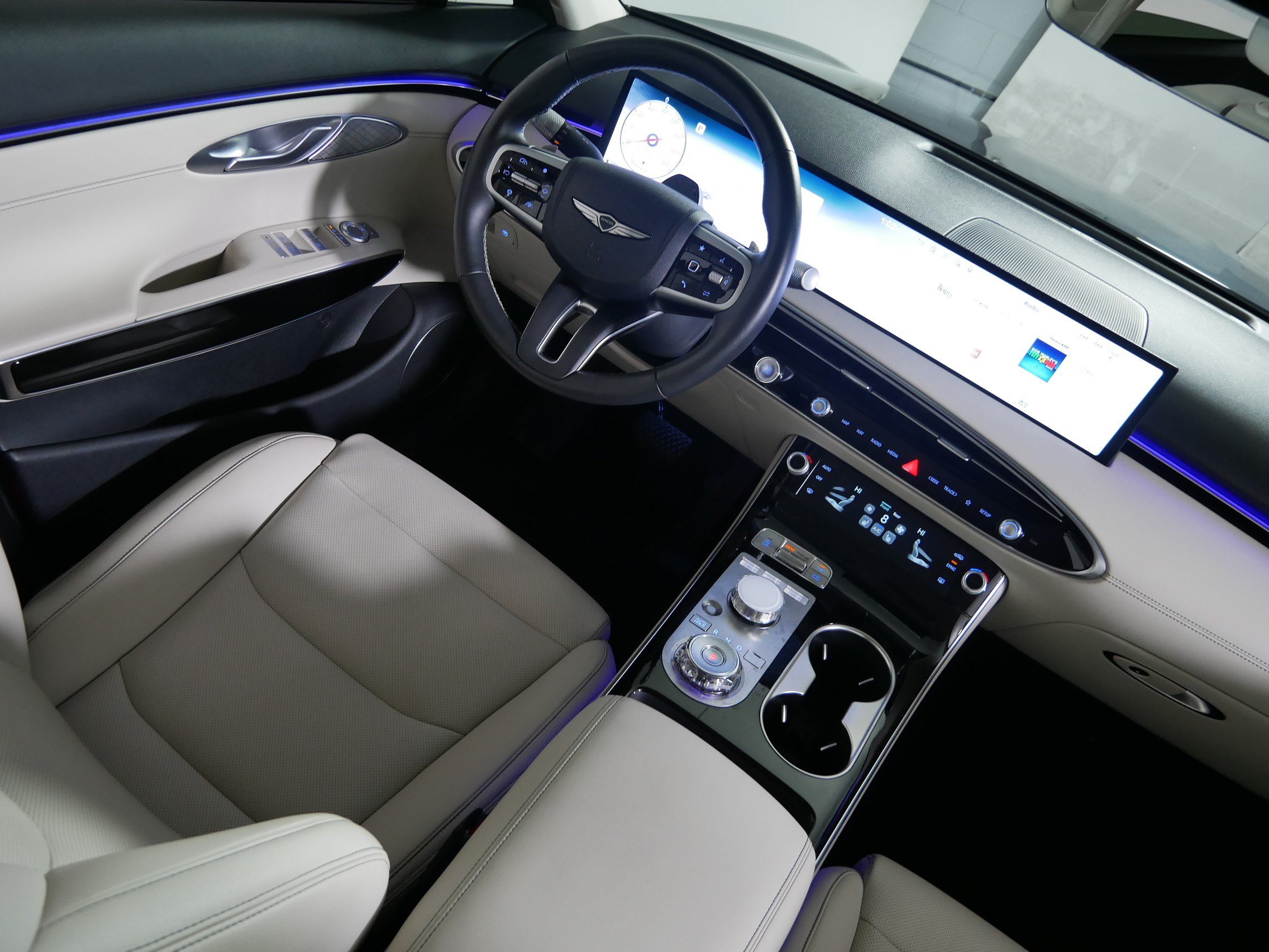 Certified 2026 Genesis GV70 2.5T AWD/4WD image 9