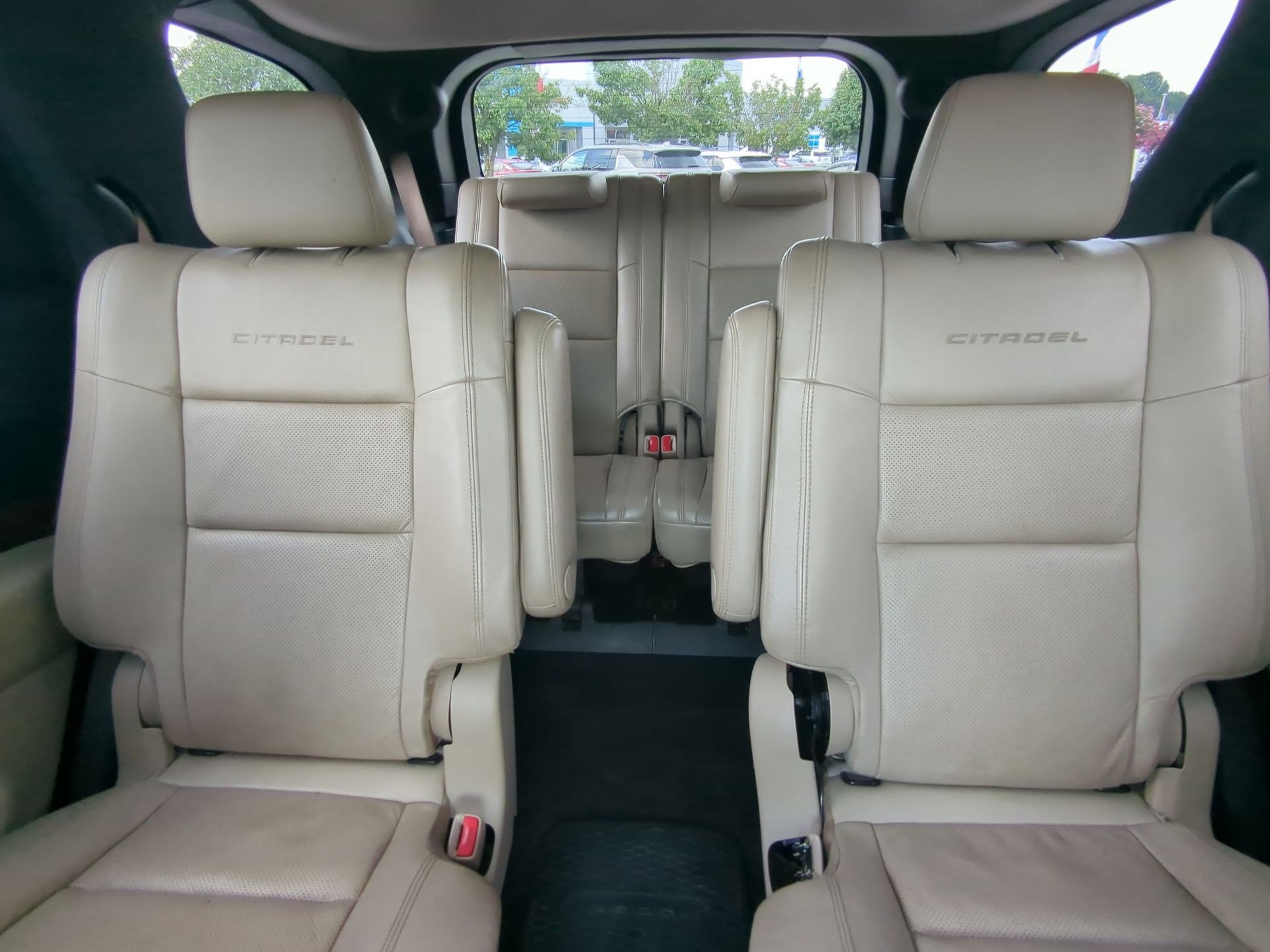 Used 2016 Dodge Durango Citadel w/ Technology Group RWD image 19