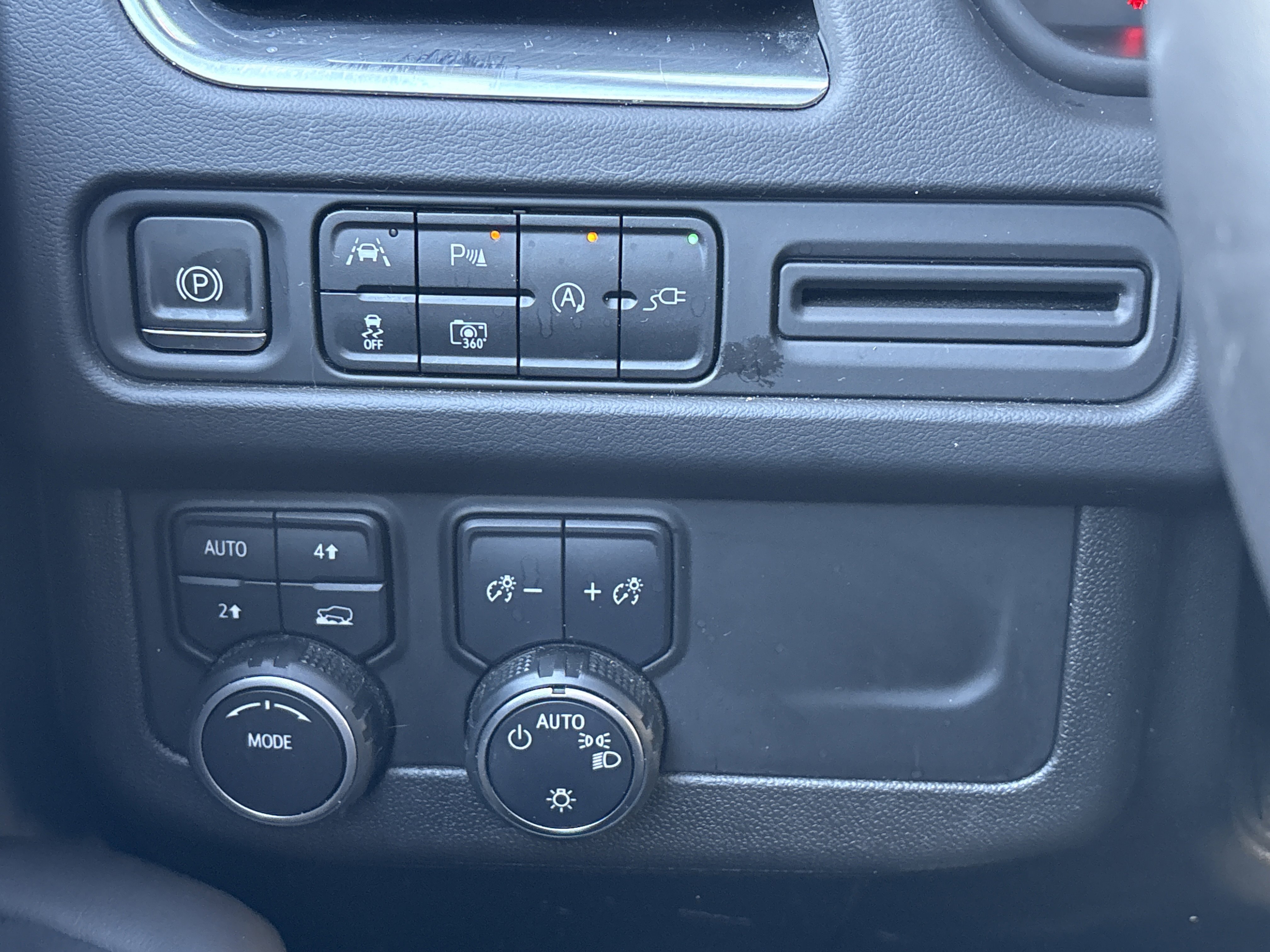 Used 2022 Chevrolet Tahoe LT w/ Luxury Package image 32