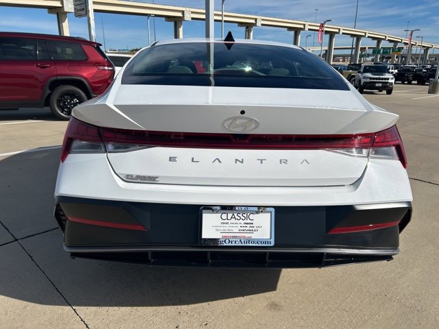 Used 2025 Hyundai Elantra SEL image 7